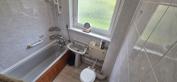 1 Bedroom Flat To Rent In Maxwell Drive, Pollokshields, G41