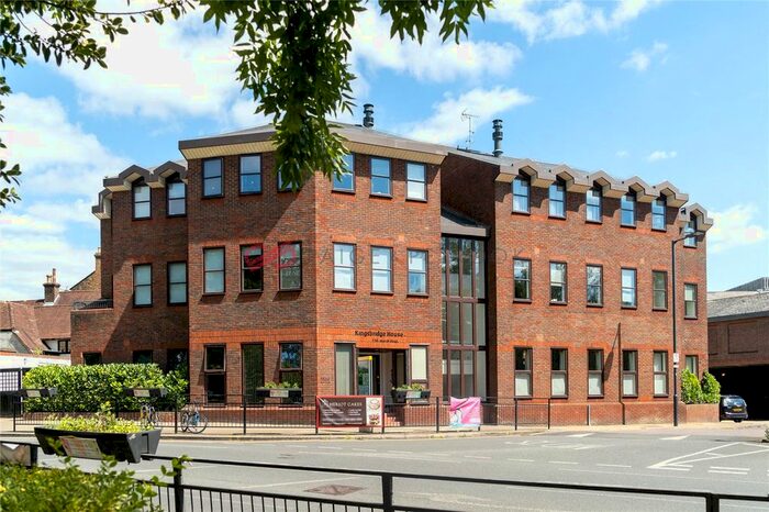 2 Bedroom Flat To Rent In Kingsbridge House, Marsh Road, Pinner, Middlesex, HA5