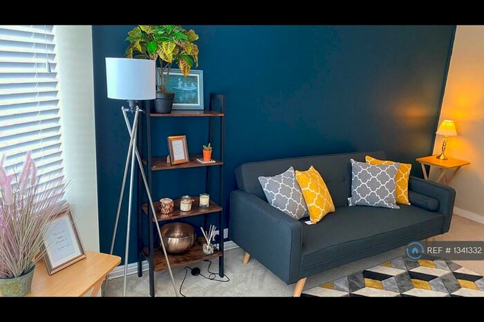 2 Bedroom Flat To Rent In The Bittoms Court, Kingston Upon Thames, KT1