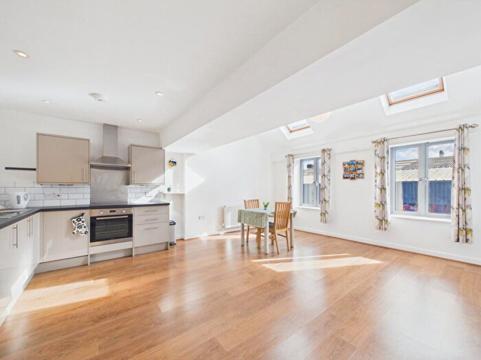 2 Bedroom Flat For Sale In Stillhouse Court, Bedminster, BS3