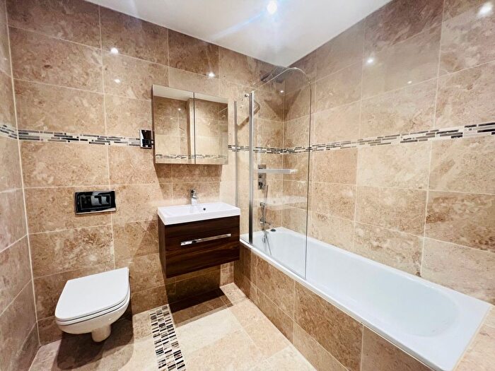 3 Bedroom Property To Rent In Scarbrook Road, Croydon, CR0