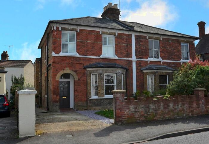 1 Bedroom Flat To Rent In Grove Road, Windsor, SL4