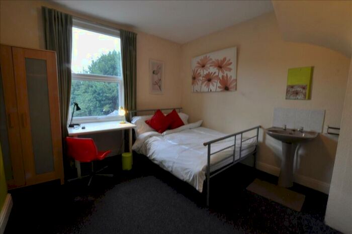 4 Bedroom Terraced House To Rent In Claude Street, Dunkirk, Nottingham, NG7