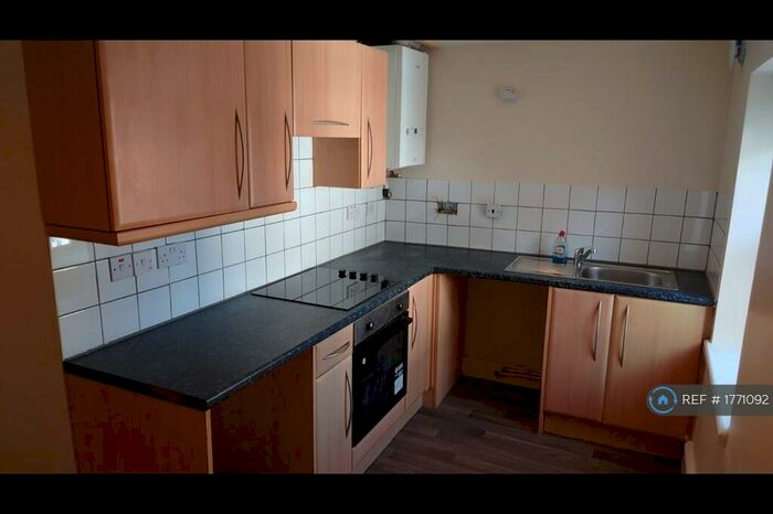 2 Bedroom Flat To Rent In Clifton Road, Llandudno, LL30