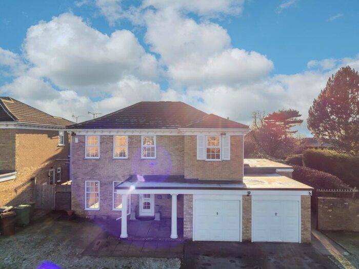 4 Bedroom Detached House To Rent In Shadwell Park Drive, Leeds, LS17