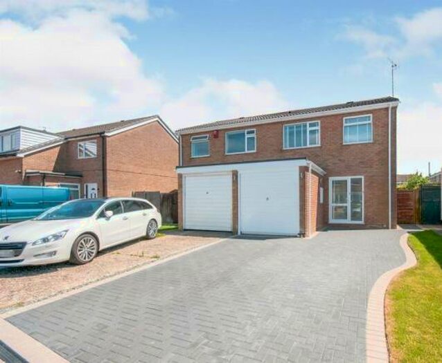 3 Bedroom Semi-Detached House To Rent In Briar Place, Eastbourne, BN23