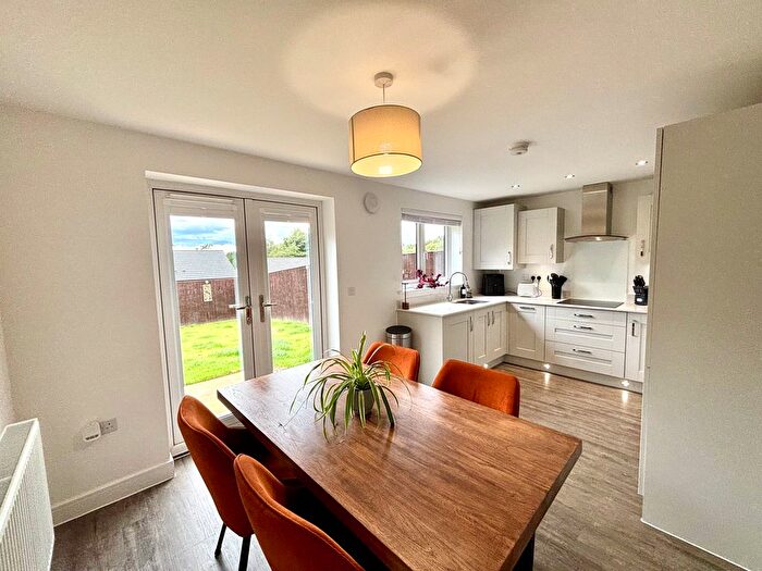 3 Bedroom Semi Detached House For Sale In Blackthorn Lane, Leeds, LS16
