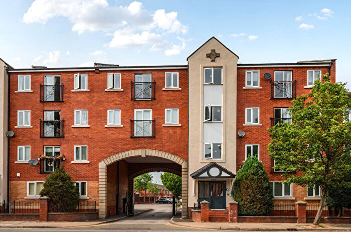 3 Bedroom Apartment For Sale In Stretford Road, Manchester, Greater Manchester, M15