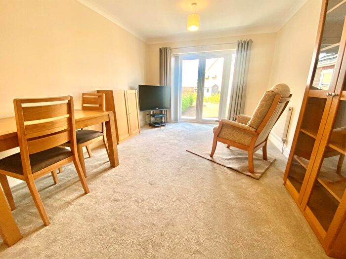 2 Bedroom Detached Bungalow For Sale In Juniper Close, Doddington, March, PE15