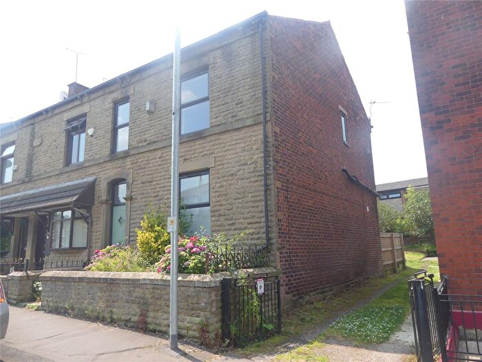 End Of Terrace House To Rent In Oldham Road, Balderstone, Rochdale, OL11