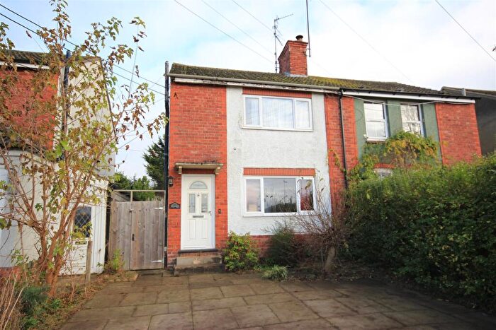 3 Bedroom Semi Detached House For Sale In London Road, Wellingborough, NN8