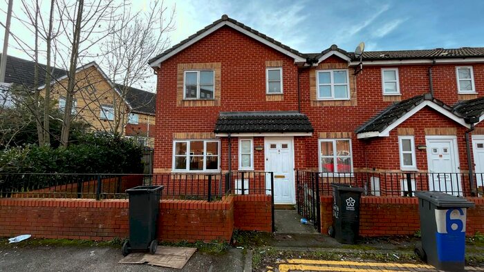 3 Bedroom Town House To Rent In Farndale Close, Leicester, LE2