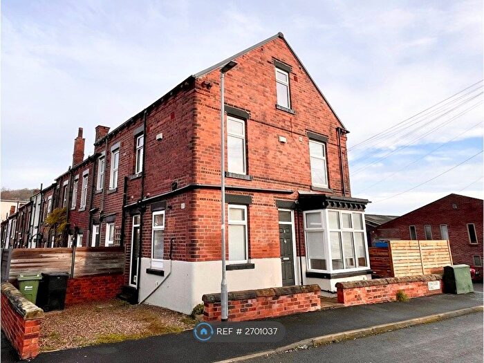 3 Bedroom End Terrace House To Rent In Plus An Extra Room, Leeds, LS12