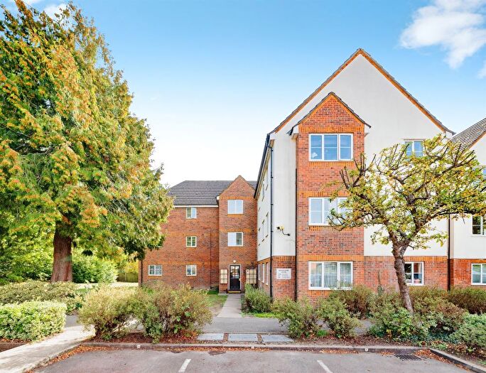 2 Bedroom Flat For Sale In Gisburne Way, Watford, WD24