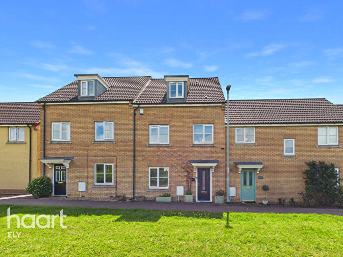 4 Bedroom Town House For Sale In Kingfisher Drive, Soham, CB7