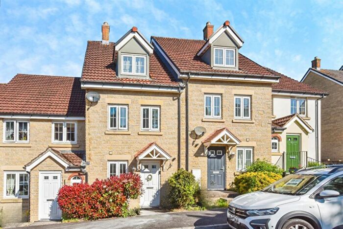 3 Bedroom Terraced House For Sale In Hillside Drive, Frome, BA11
