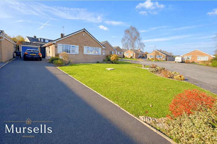 3 Bedroom Bungalow For Sale In Paddock Close, Lytchett Matravers, Poole, BH16