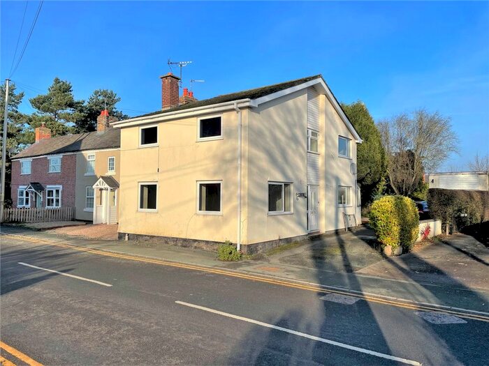 3 Bedroom Detached House For Sale In Four Crosses, Llanymynech, Powys, SY22
