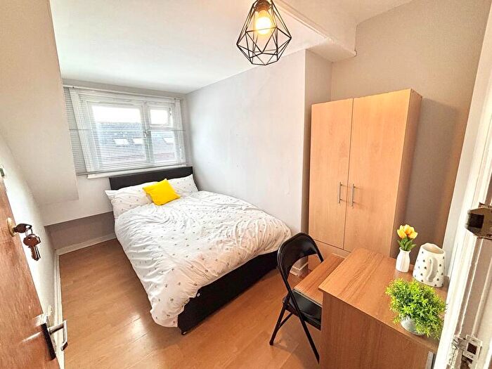 5 Bedroom Terraced House To Rent In Ashville Terrace, Hyde Park, Leeds, LS6