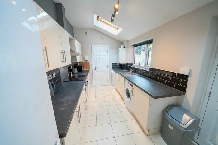 5 Bedroom Flat To Rent In Gell Street, Sheffield, S3