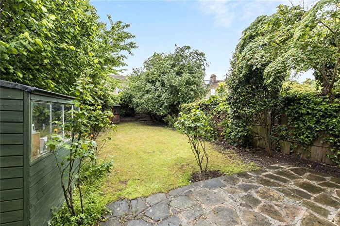 5 Bedroom Semi-Detached House To Rent In Woodbourne Avenue, London, SW16