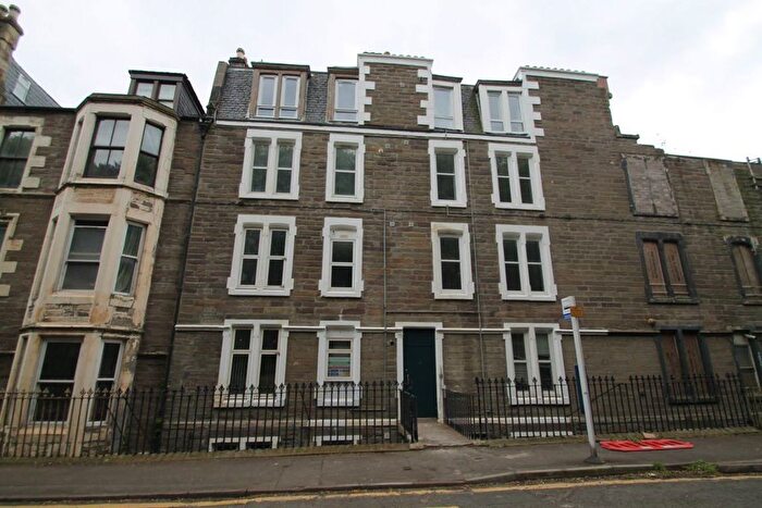 2 Bedroom Flat To Rent In Garland Place, Dundee, DD3