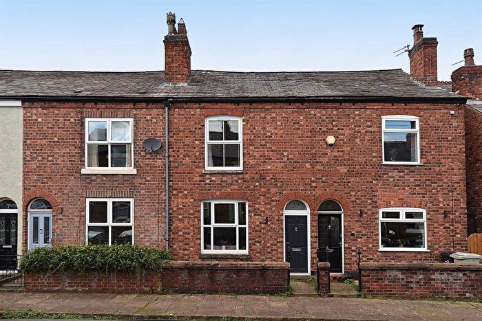 2 Bedroom House For Sale In New Hall Street, Macclesfield, SK10