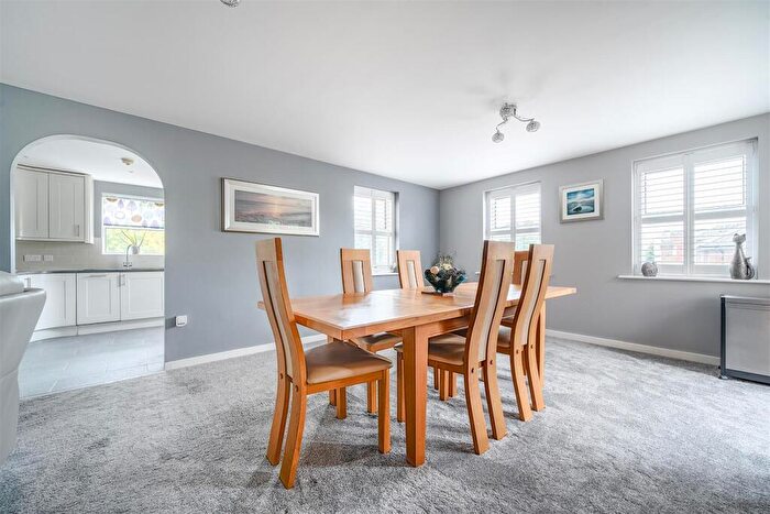 2 Bedroom Apartment For Sale In Queensgate, Maidstone, ME16