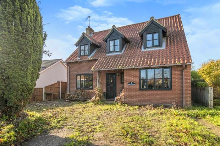 4 Bedroom Property For Sale In Banningham Road, Tuttington, NR11
