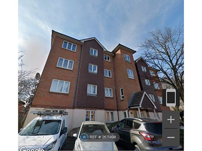 2 Bedroom Flat To Rent In Old School Place, Croydon, CR0