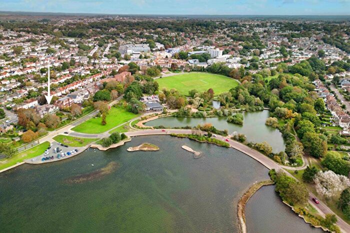 2 Bedroom Retirement Property For Sale In Poole, BH15