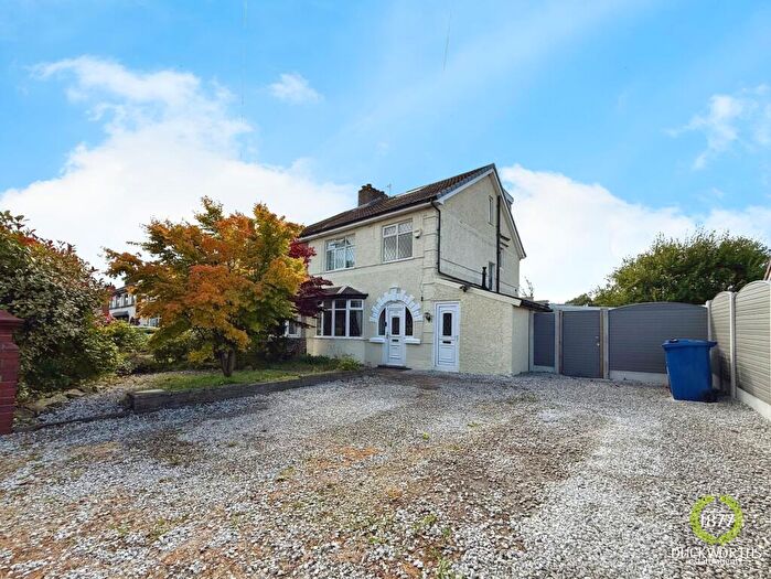 4 Bedroom Semi-Detached House For Sale In Brownhill Road, Blackburn, BB1