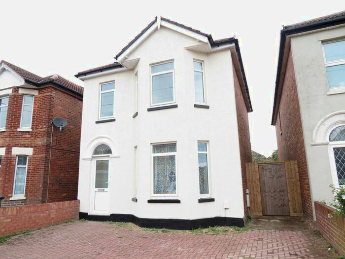 6 Bedroom Property To Rent In Capstone Road, Bournemouth, BH8