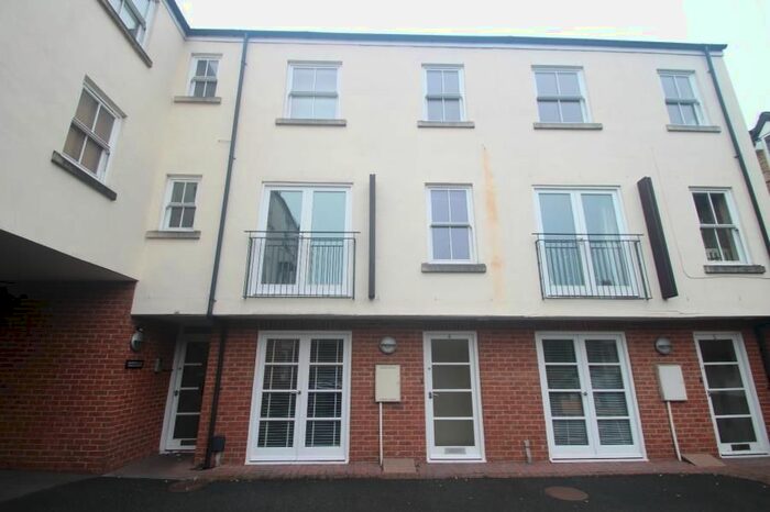 2 Bedroom Flat To Rent In Mornington Mews, Harrogate HG1