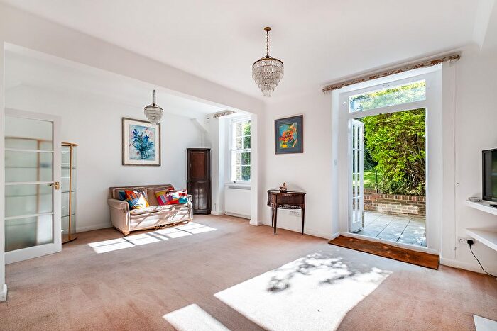 2 Bedroom Flat For Sale In Marlborough Place, London, NW8