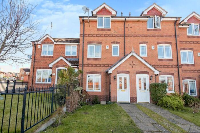 3 Bedroom Town House To Rent In Blackthorn Drive, Mansfield, NG18