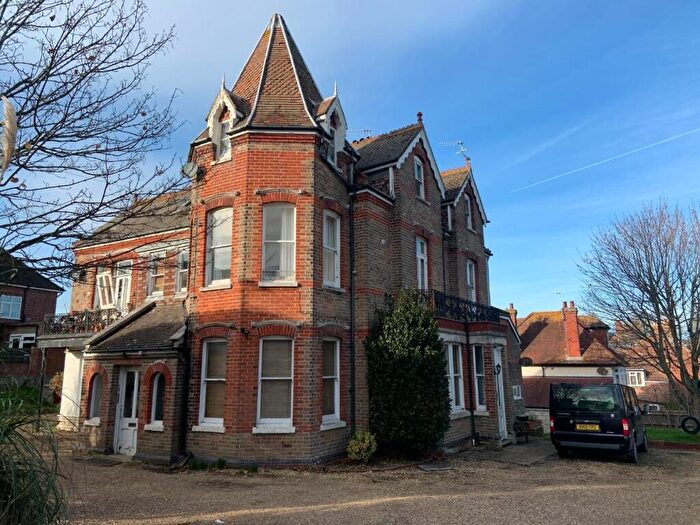 1 Bedroom Flat To Rent In Carlton Road North, Weymouth, DT4