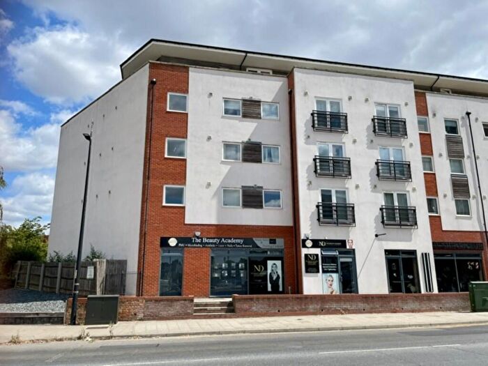 2 Bedroom Flat For Sale In Pownall Road, Ipswich, Suffolk, IP3