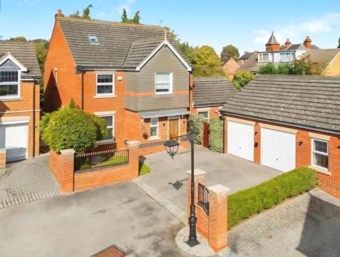 4 Bedroom Detached House For Sale In Marlborough Place, Lutterworth, LE17