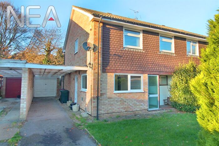4 Bedroom Semi-Detached House To Rent In Venetia Close, Emmer Green, Reading, RG4