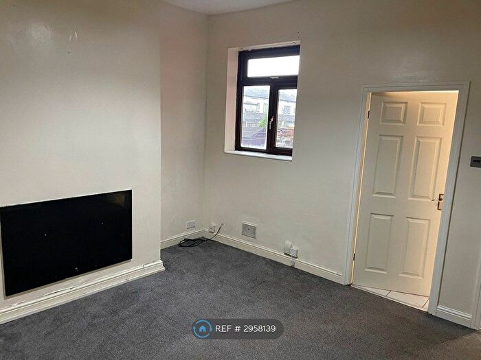 1 Bedroom Flat To Rent In Ruby Street, Denton, Manchester, M34