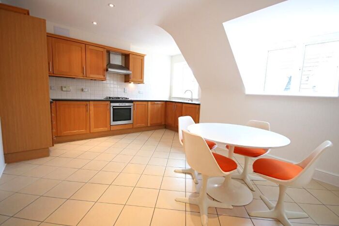 3 Bedroom Flat To Rent In Lavender Court, Hale Lane, Edgware, Middlesex, HA8