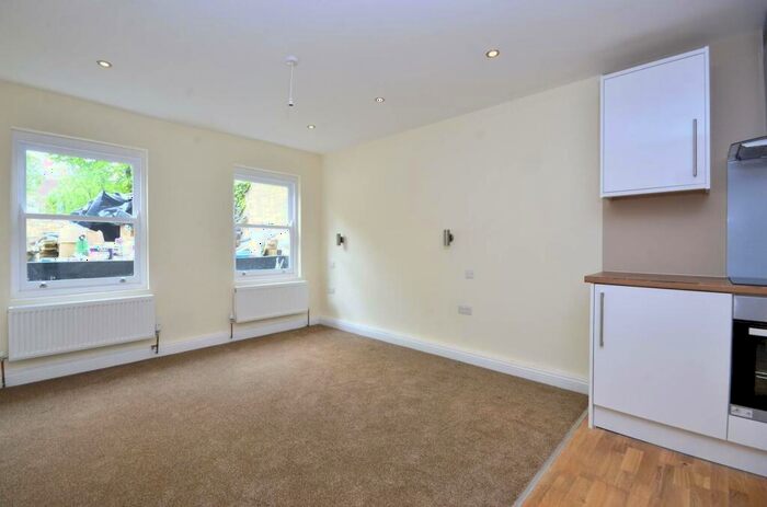 Studio To Rent In Woodchurch Road, South Hampstead, London, NW6
