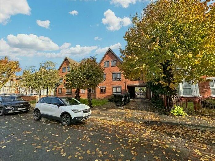 2 Bedroom Flat To Rent In Templeton Court, Manor Road, Leyton, E10