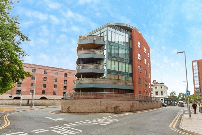 2 Bedroom Flat For Sale In Hurst Street, Liverpool, Merseyside, L1