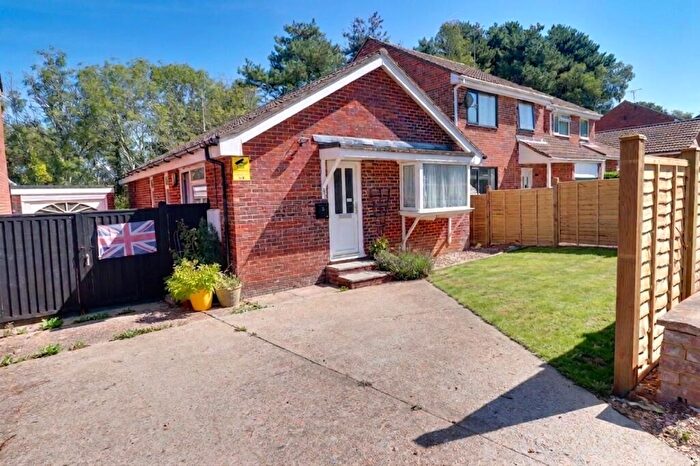 3 Bedroom Detached Bungalow For Sale In Spruce Avenue, Waterlooville, PO7
