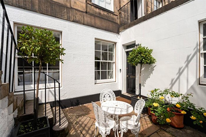 2 Bedroom Apartment For Sale In East Claremont Street, Edinburgh, EH7