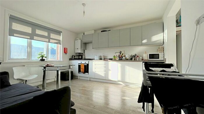 House Of Multiple Occupation To Rent In Hollingbury Place, Brighton, BN1