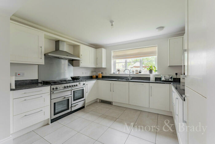 6 Bedroom Detached House For Sale In Minnow Way, Mulbarton, NR14