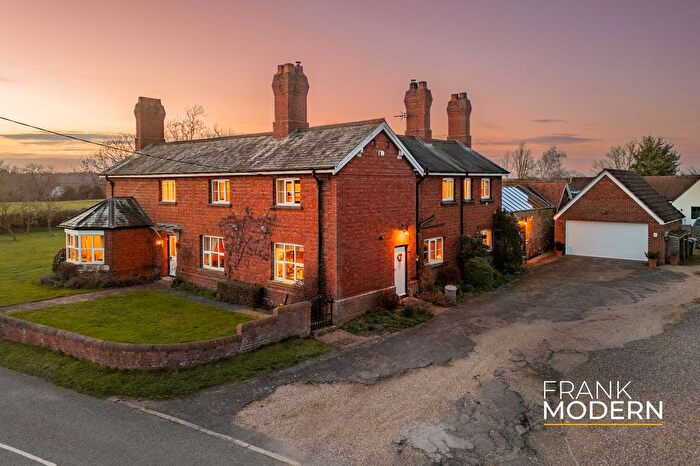 6 Bedroom Detached House For Sale In Grantham Road, Ingoldsby, NG33